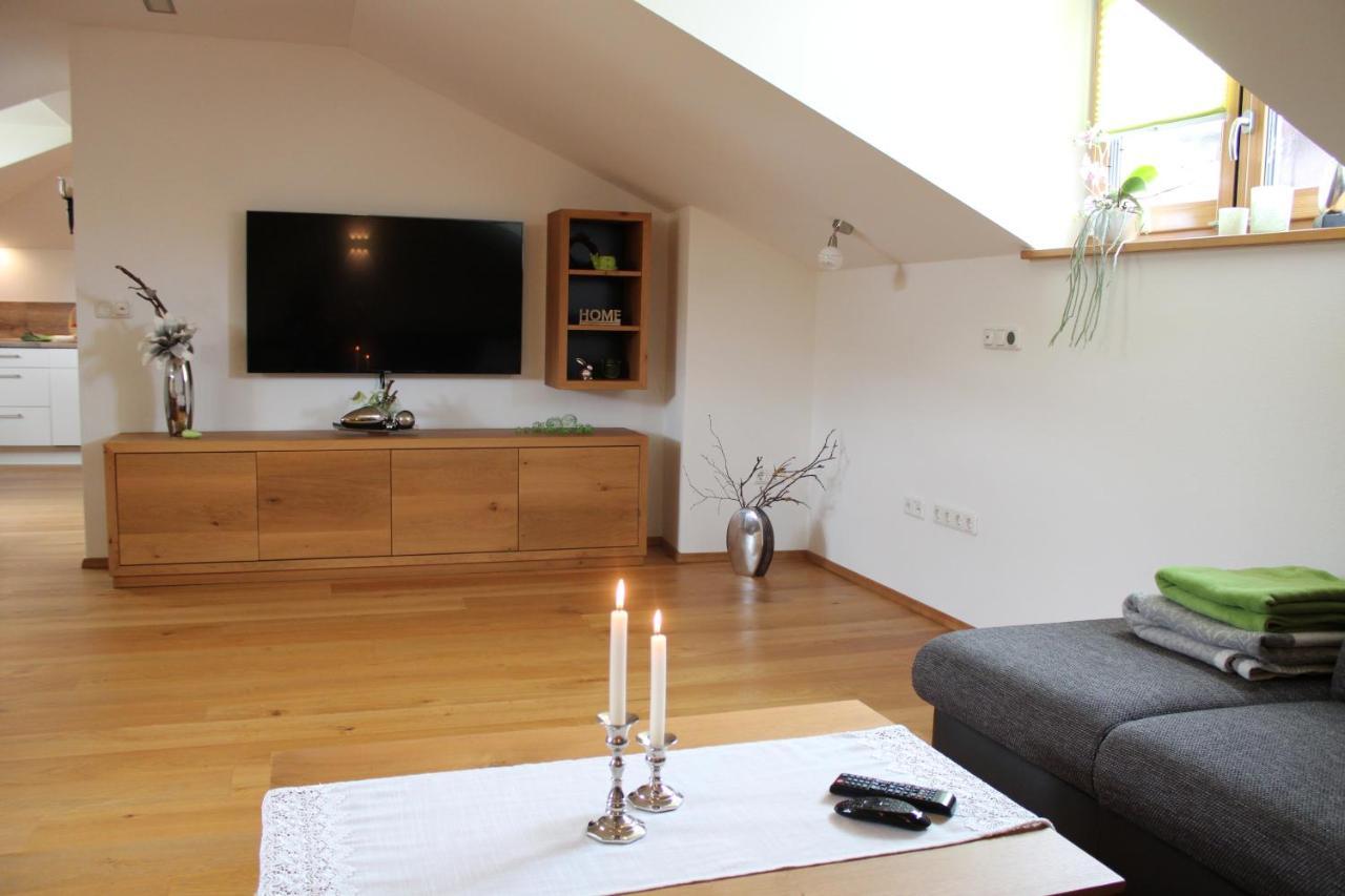 Ferienwohnung Am Dreiseithof ハウツェンベルク エクステリア 写真
