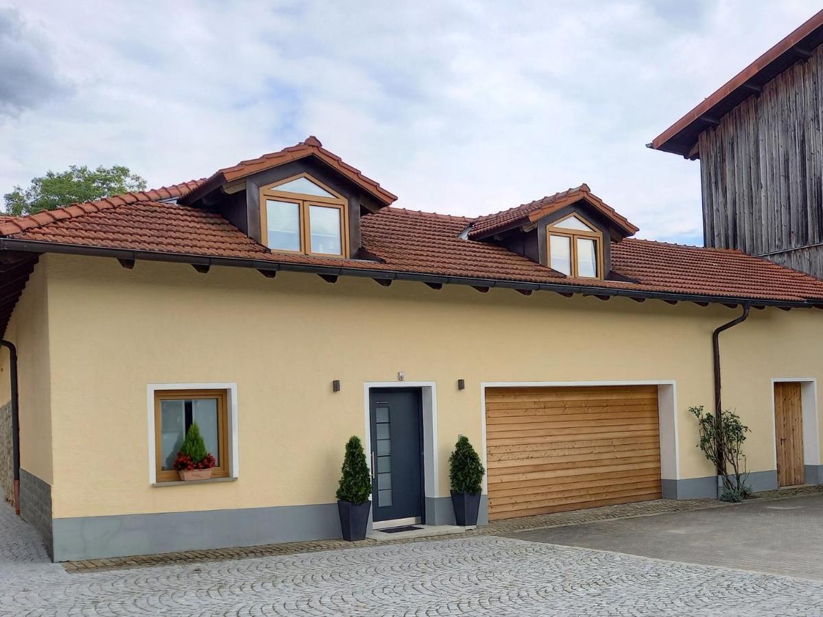 Ferienwohnung Am Dreiseithof ハウツェンベルク エクステリア 写真