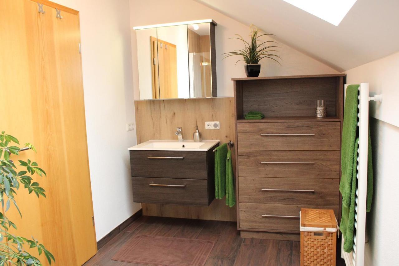 Ferienwohnung Am Dreiseithof ハウツェンベルク エクステリア 写真