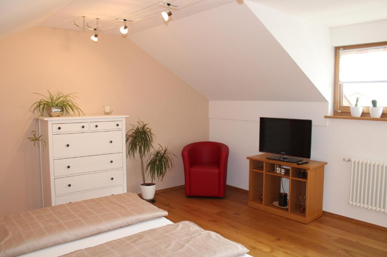 Ferienwohnung Am Dreiseithof ハウツェンベルク エクステリア 写真