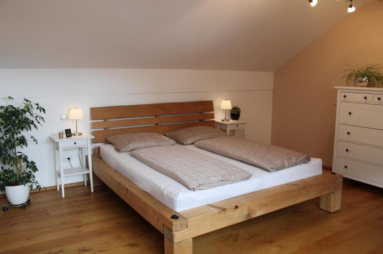 Ferienwohnung Am Dreiseithof ハウツェンベルク エクステリア 写真